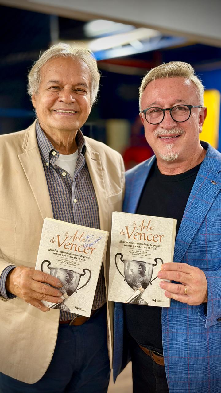 Coautores no lançamento do livro